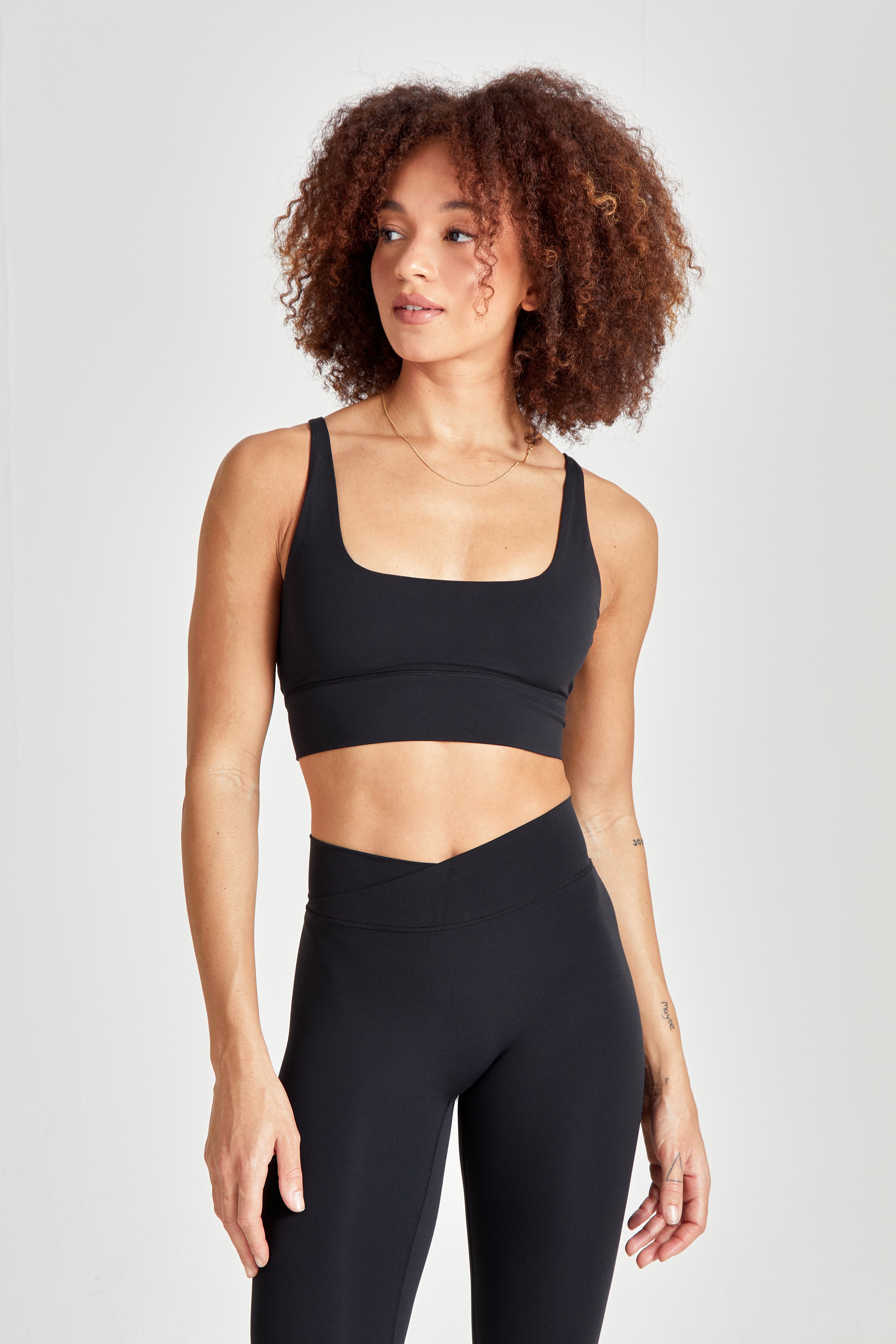 Sports Bra Online Sale - Women's Activewear at Great Prices, Sports &  Travel, Mar 2024